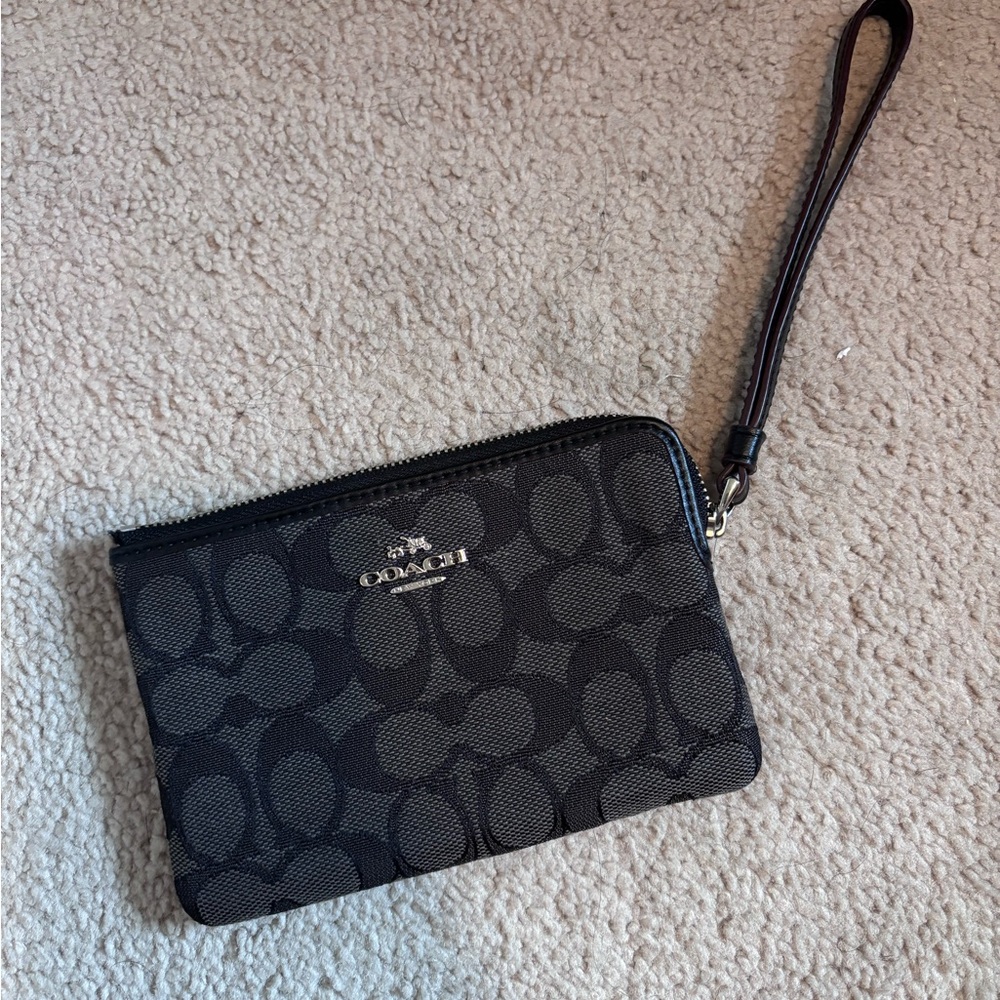 Coach Signature Black Wristlet